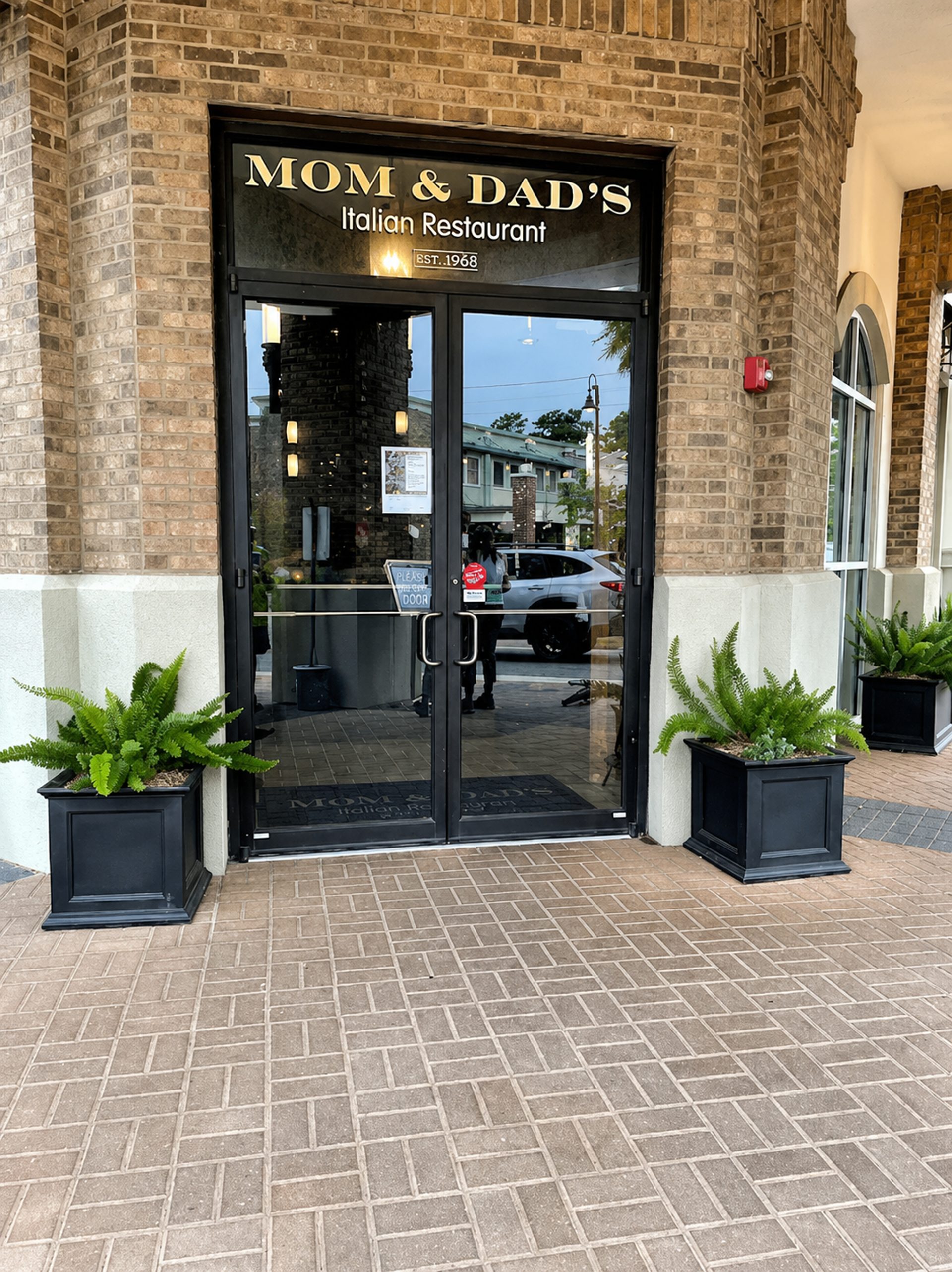 Welcome to Mom & Dad’s Italian Restaurant